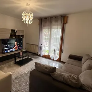 appartamento-al-piano-terra-vicino-allaeroporto.hotelslidodijesolo.com/